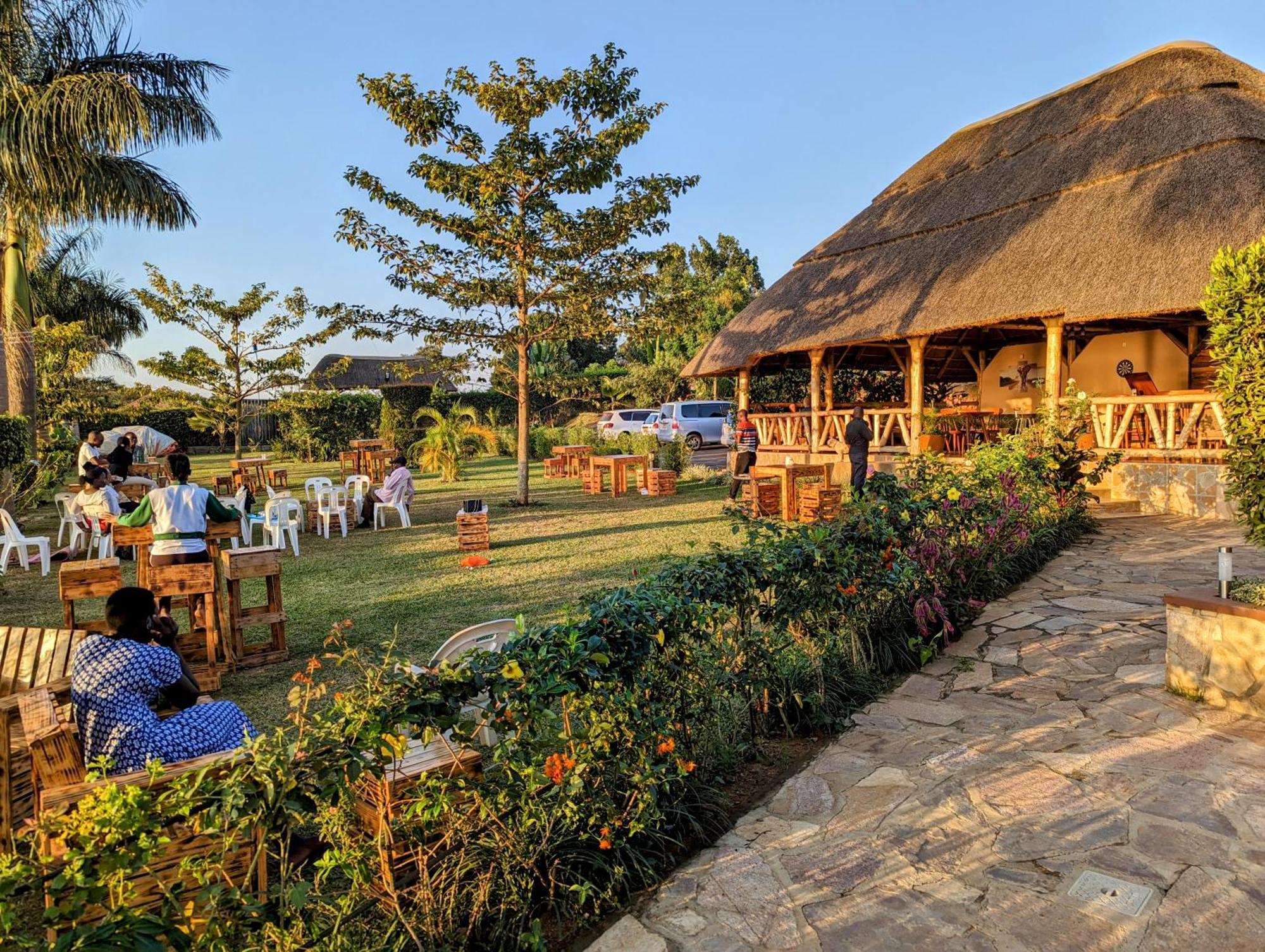 Oslo Gardens Bed & Breakfast Entebbe Kültér fotó