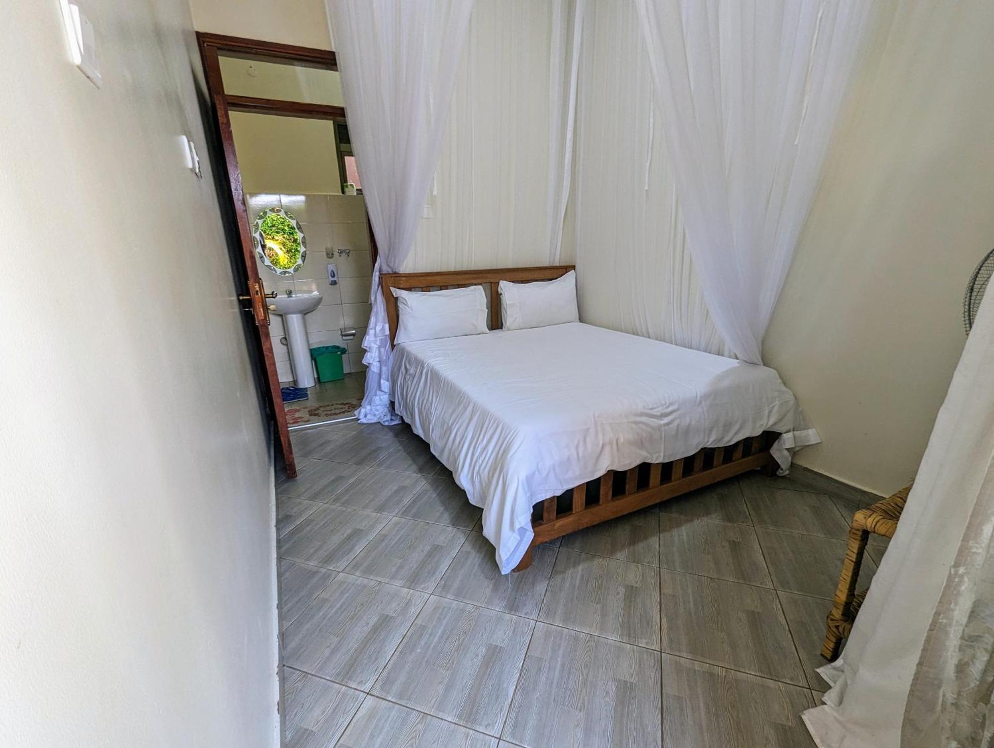 Oslo Gardens Bed & Breakfast Entebbe Kültér fotó